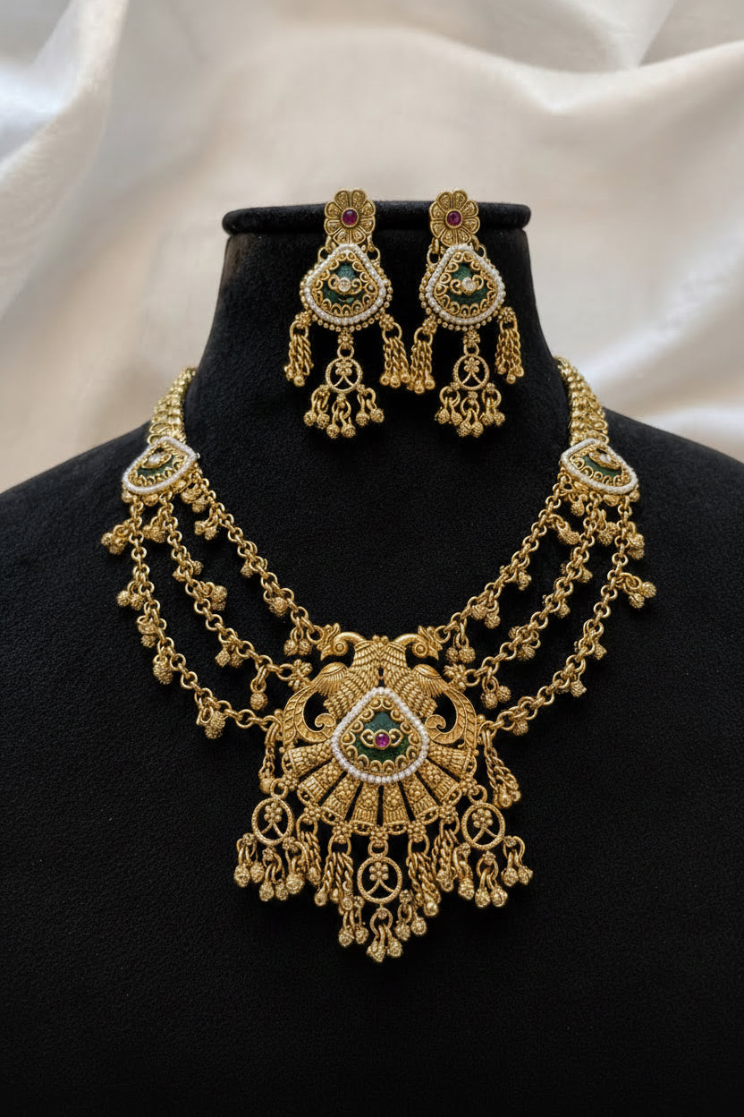 Royal heritage necklace set