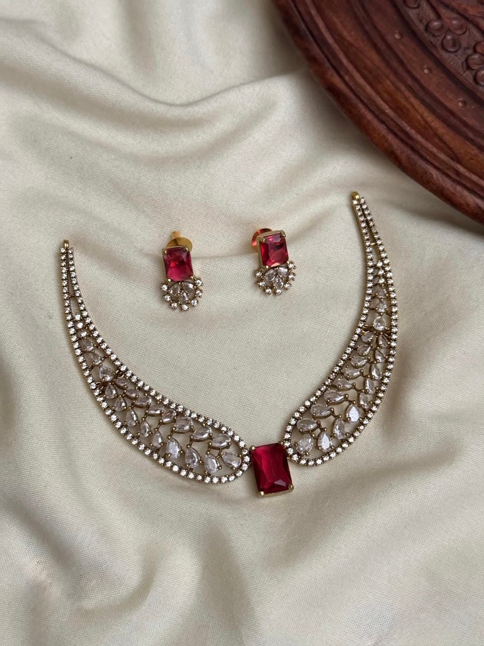 Red Velvet Glow AD Necklace Set