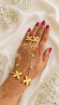 Gulnaar Floral Hathphool Pair