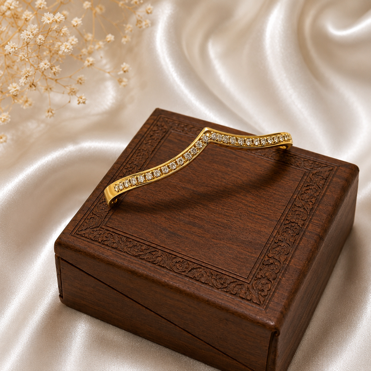 Celeste Curve Bracelet