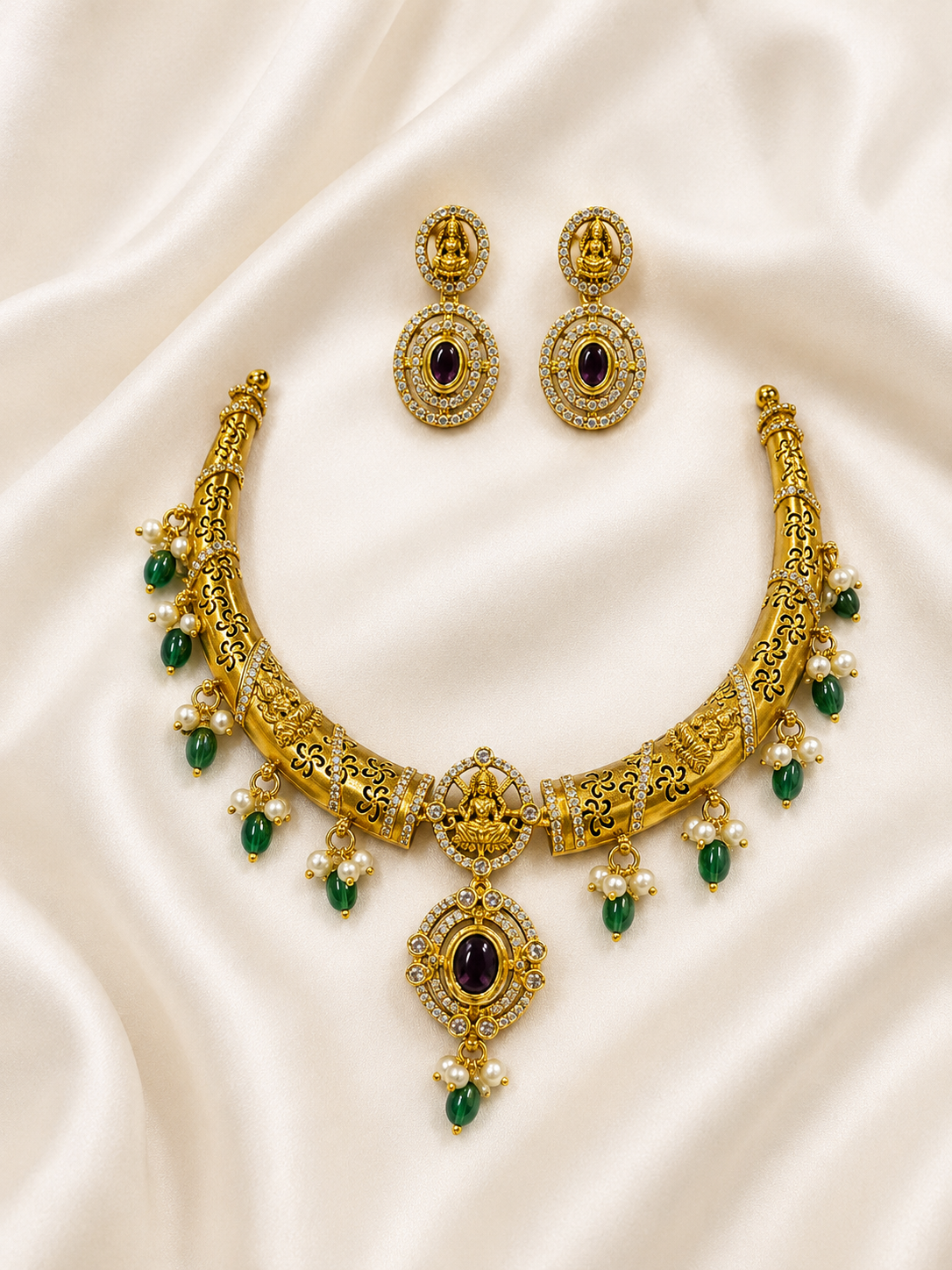 Mahalaxmi Vaibhav Collar Necklace Set