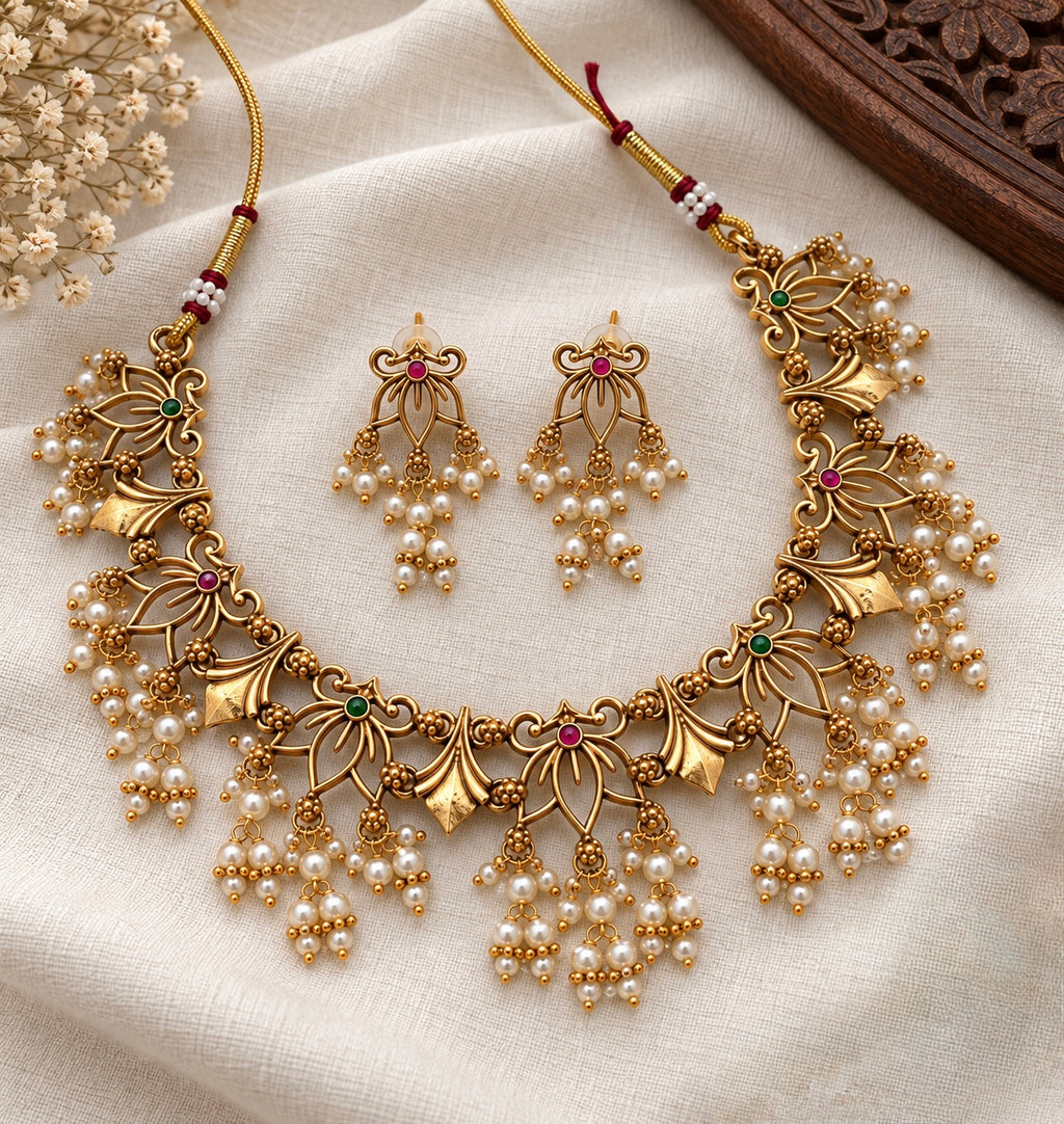 Kaveri Floral Necklace Set