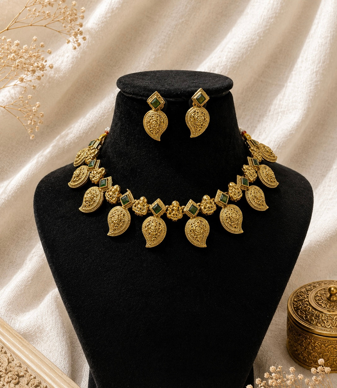 Koyari Necklace Set