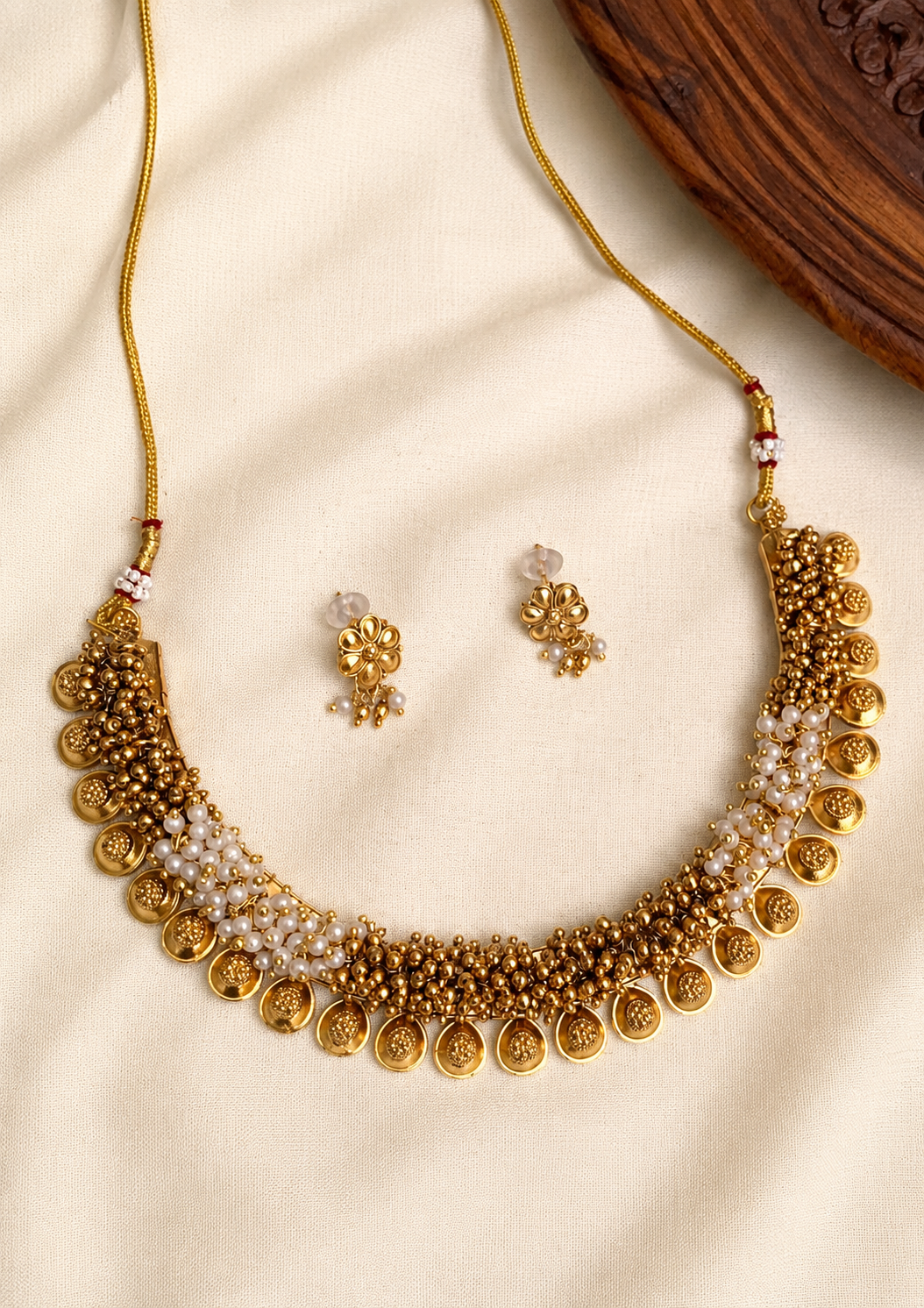 Rajmudra Pearl Hasli Set