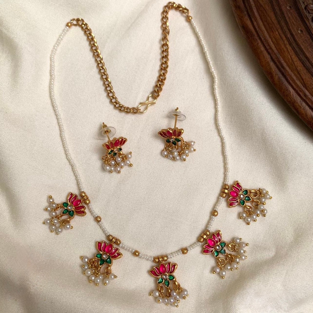Lotus pearl necklace set