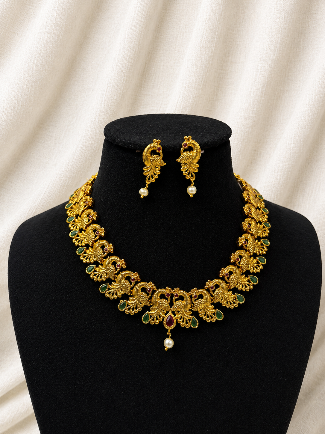 Morika Peacock Radiance Set