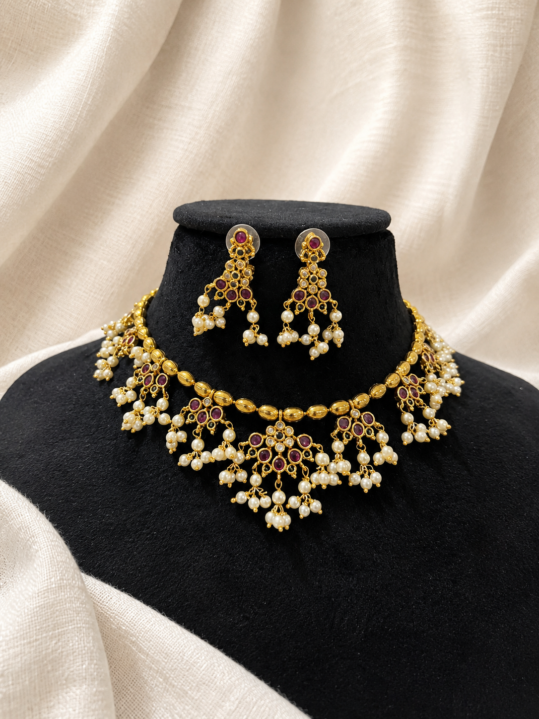 Pearl Petals Kemp Necklace