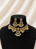 Panna Pushpa Choker Set