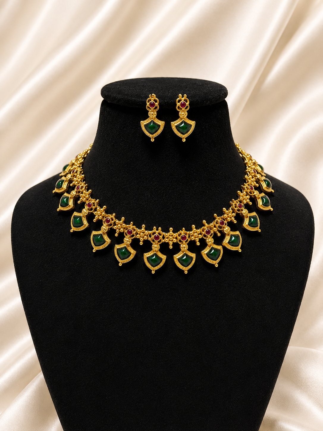 Emerald Meenakari Necklace Set