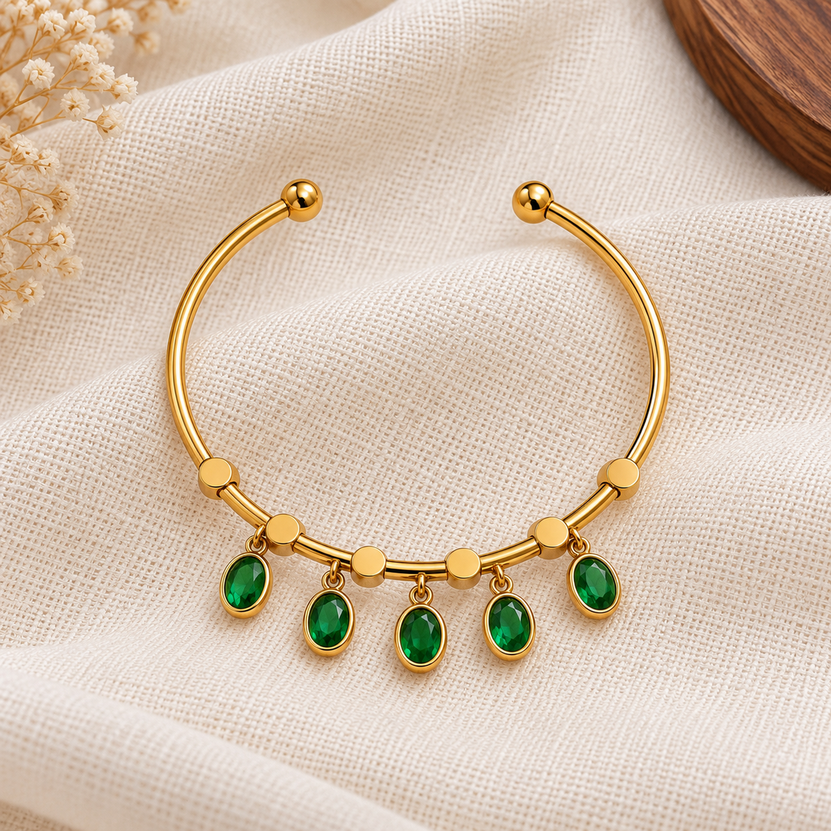 Emerald Aura Charm Bracelet 2.2 size