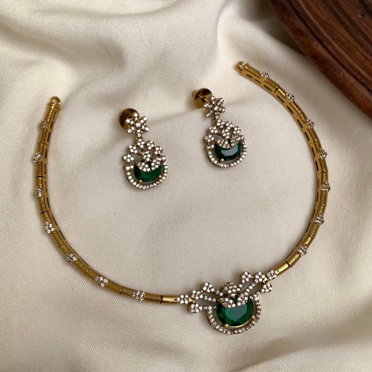 Emerald Elegance Hasli AD Set