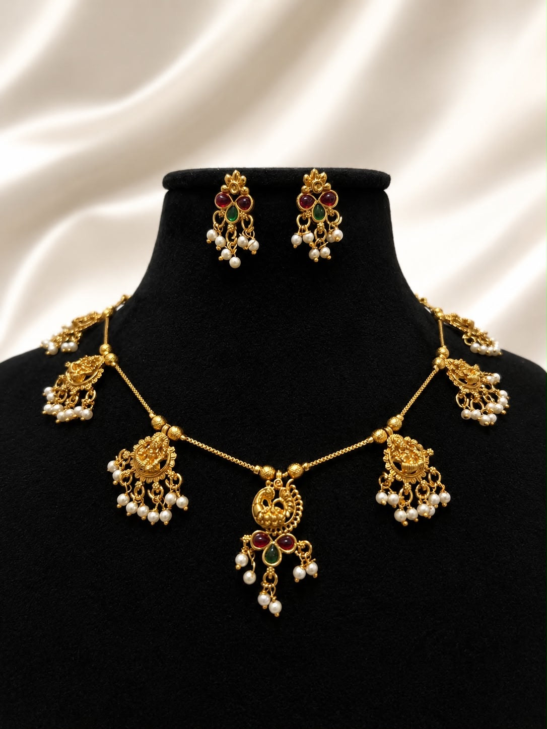 Aura Laxmi Set
